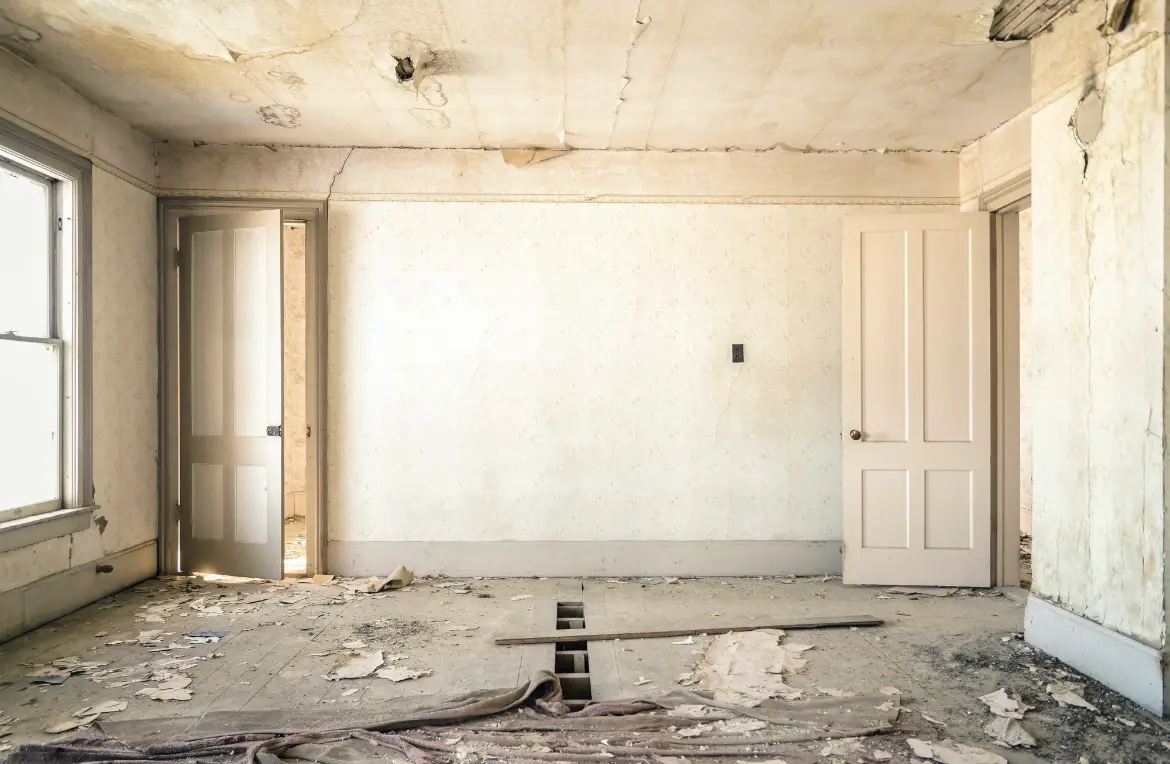 Waste disposal crew managing a cleanout project in Homer Glen